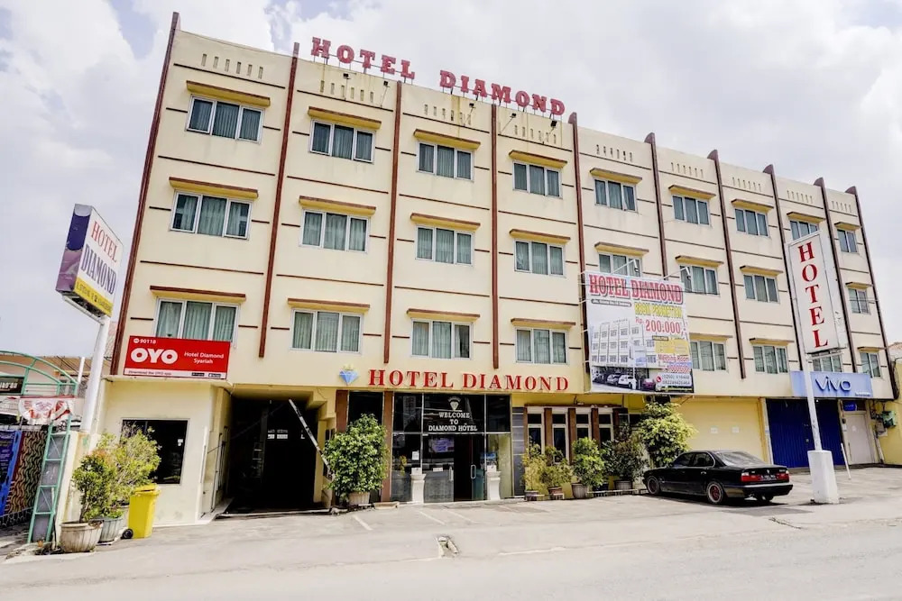 Diamond Hotel by OYO