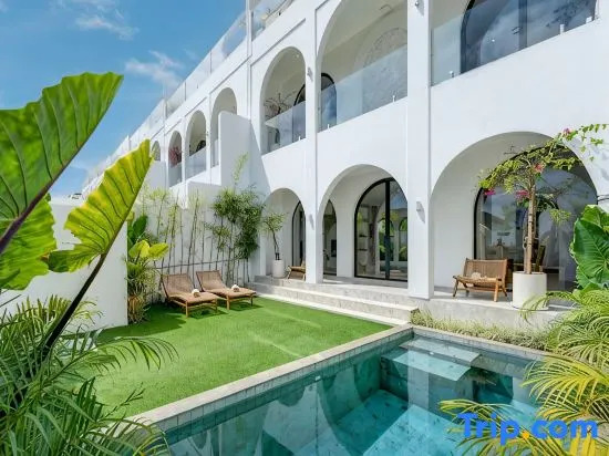 Unu V7 : 2BR W/ Rooftop Sauna & Ice-bath in Canggu - A Luxury Private Villa By Balinest Villas