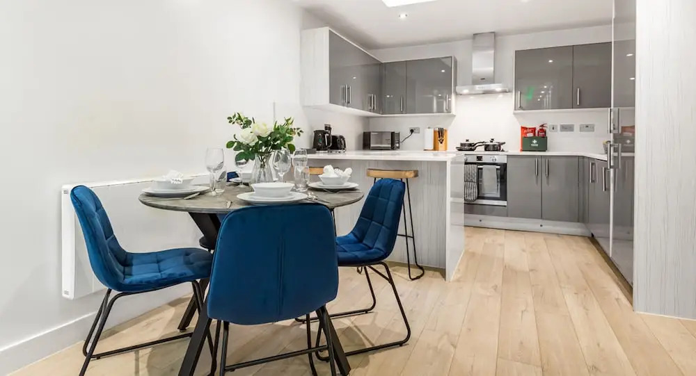Ragan Court Apartments in Aldershot