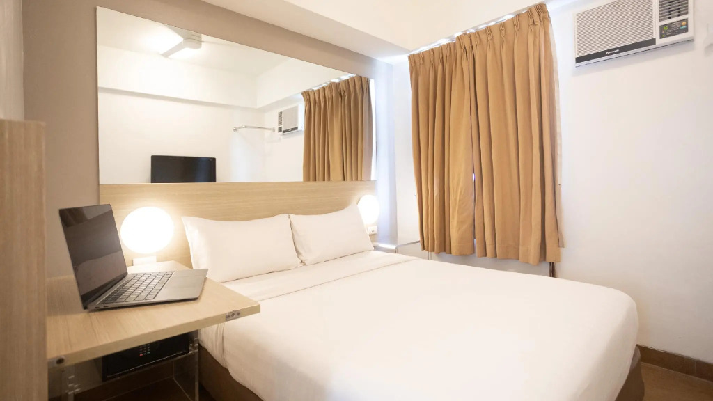 Red Planet Cebu