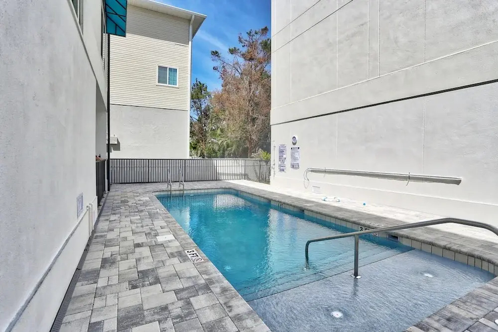 Azul Townhomes C1 - Sol Retreat
