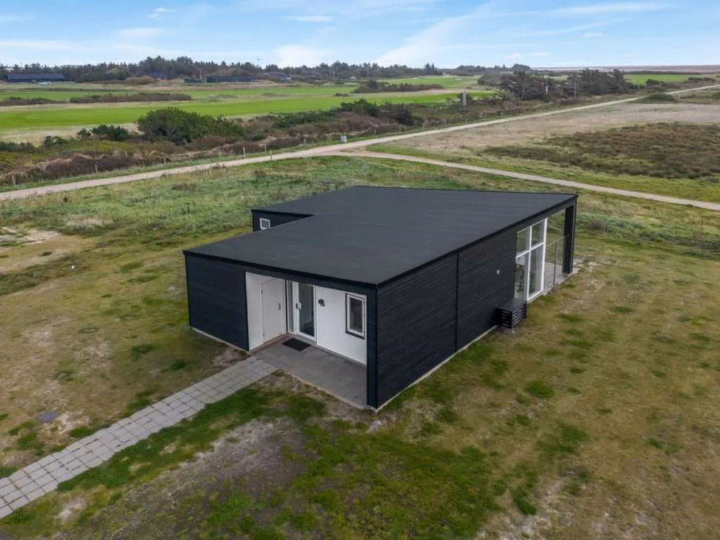 "Jarl" - 700m from the sea in Western Jutland