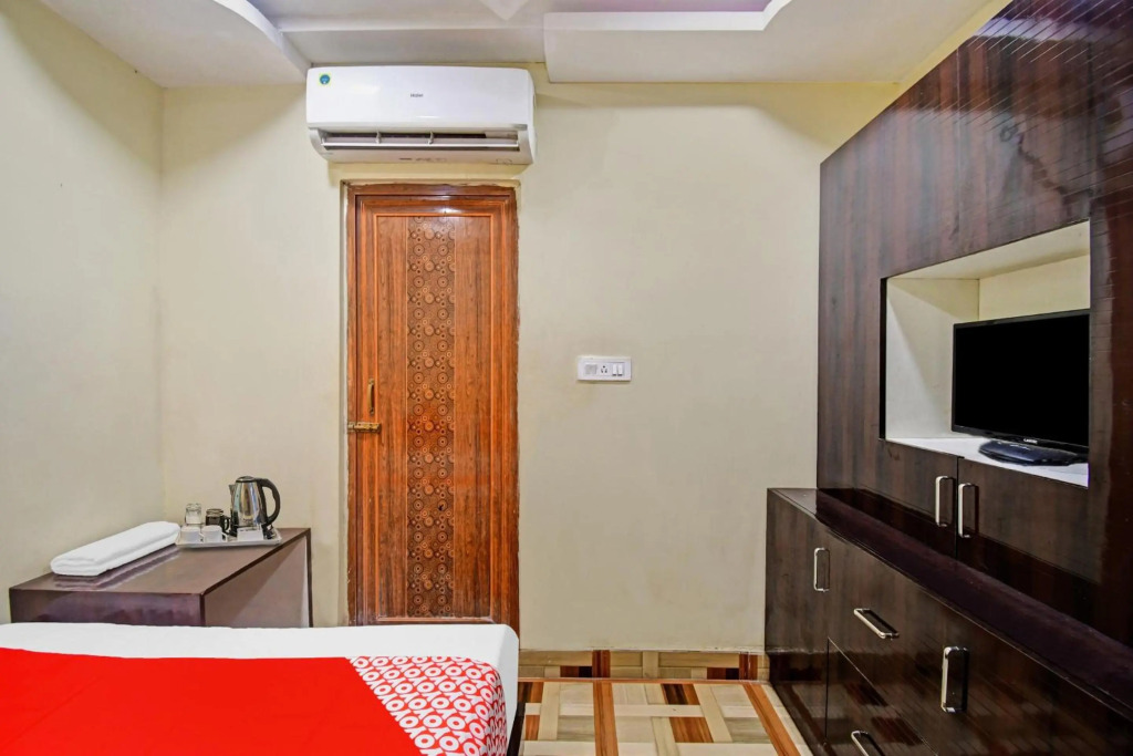 OYO Flagship 80512 Hotel New Aamaze Inn