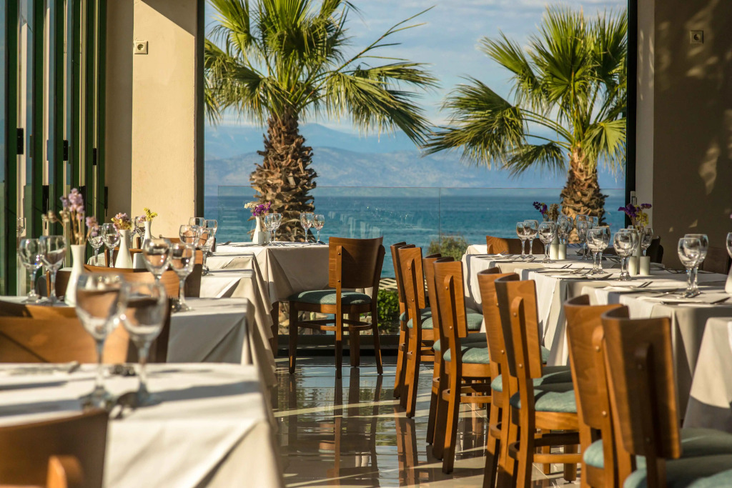 Robolla Beach Aparthotel