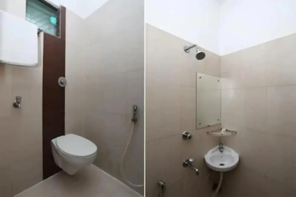 Goroomgo Luxury Star Inn Sum Hospital Bhubaneswar