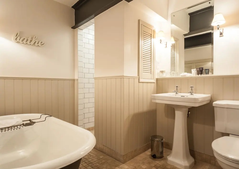 Great John Street Hotel