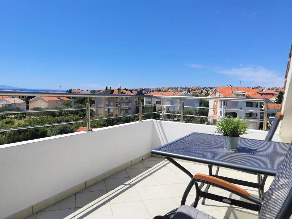 Lenka Apartments II