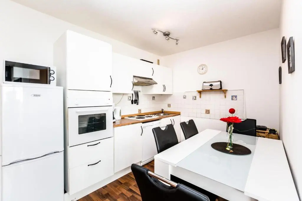 Cologne Fair Apartment with Cathedral View