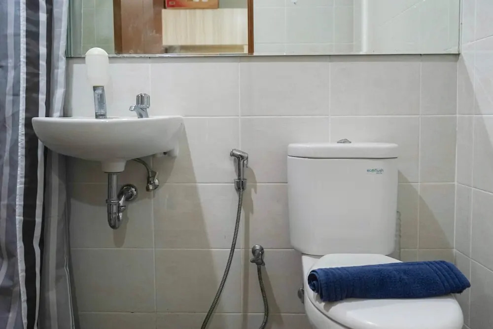 Sea View 2BR Apartment at Green Bay Condominium