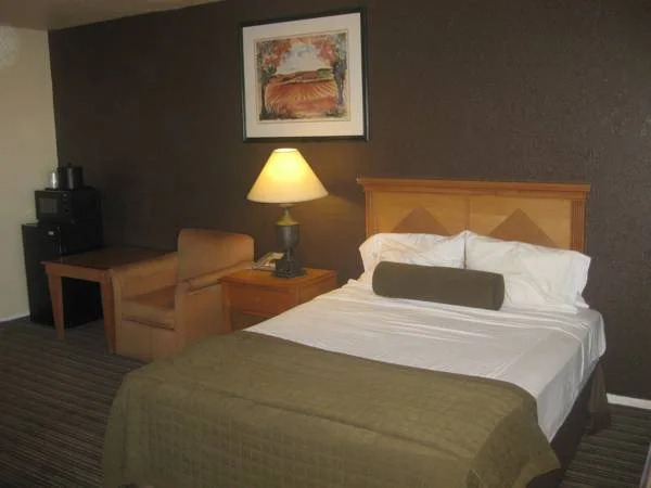 Travel Inn and Suites