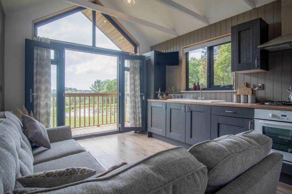 Cabin In The Woods - 1 Bed - Kilgetty