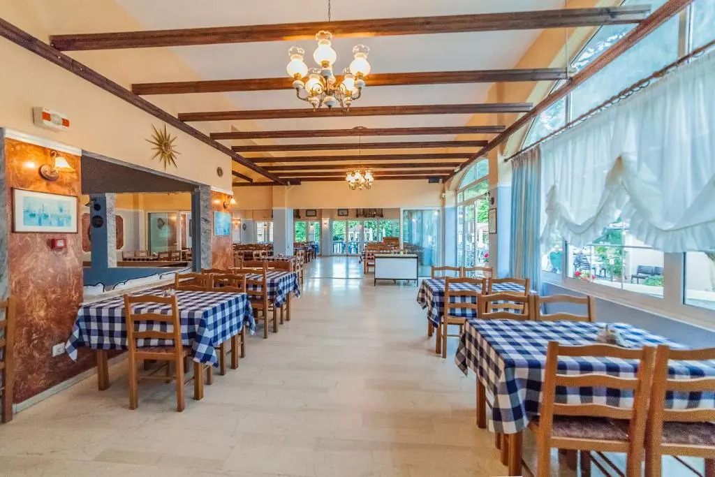 Sintrivanis Beach Resort