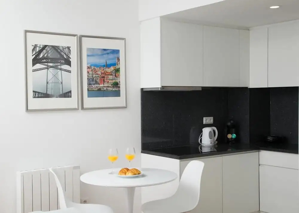 White Almada Oporto Apartments