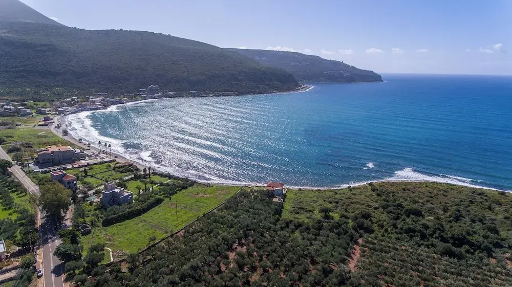 LITHOS by the sea