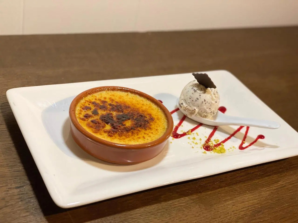 Logis Hôtel Restaurant Au Lion Rouge