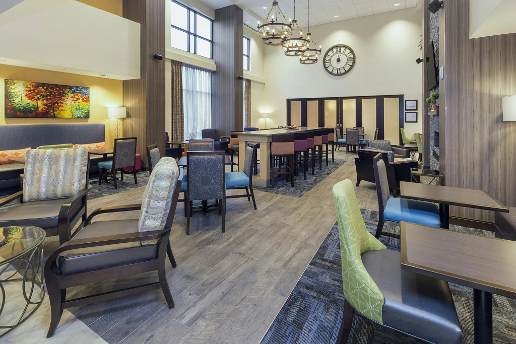 Hampton Inn & Suites Morgantown / University Town Centre