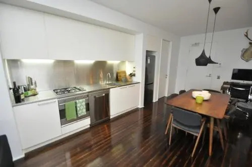 Darlinghurst Self-Contained Modern One-Bedroom Apartment (313 BUR)