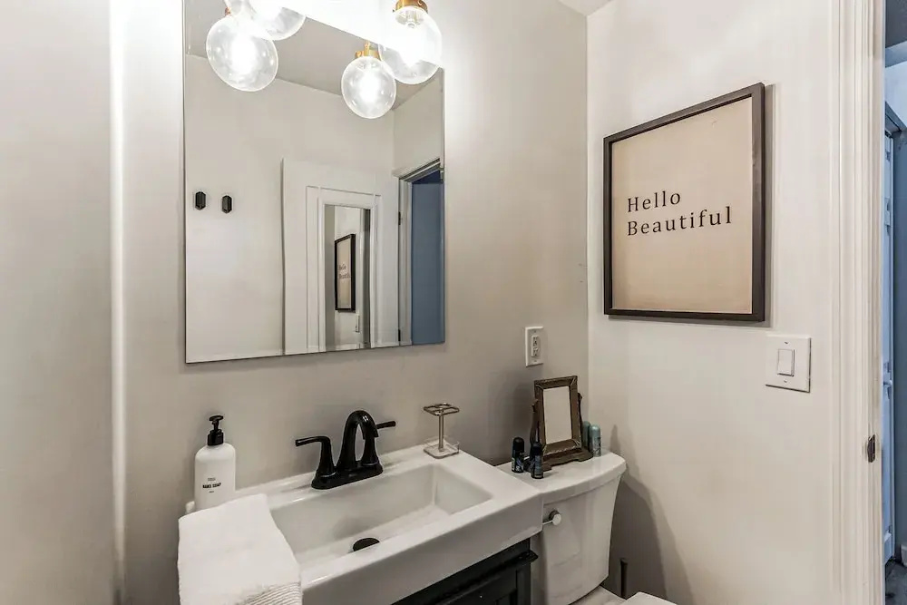 Trendy Studio for 4 w/ Community Pool!