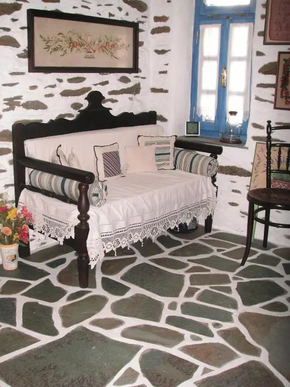 3-level doll house in Kea Ioulida/Chora, Cyclades