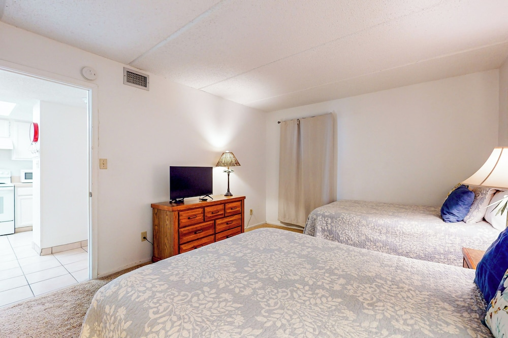 Gulf-view Resort Retreat: Suntide III - Unit 209