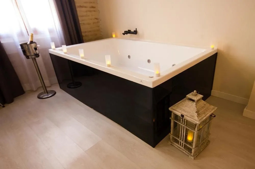Suites Boutique Jardines del Montornés