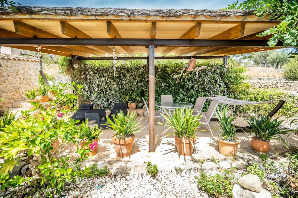 CAN PULIT finca romántica para 2 con piscina y vistas en Selva Mallorca