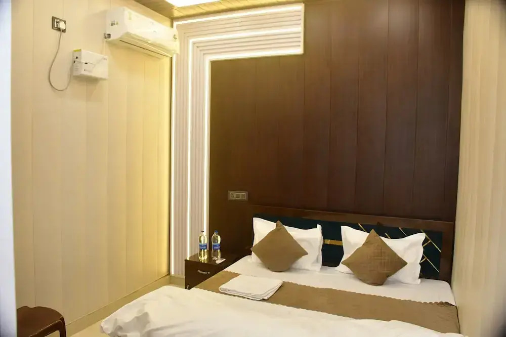 Hotel Narayan Niwas