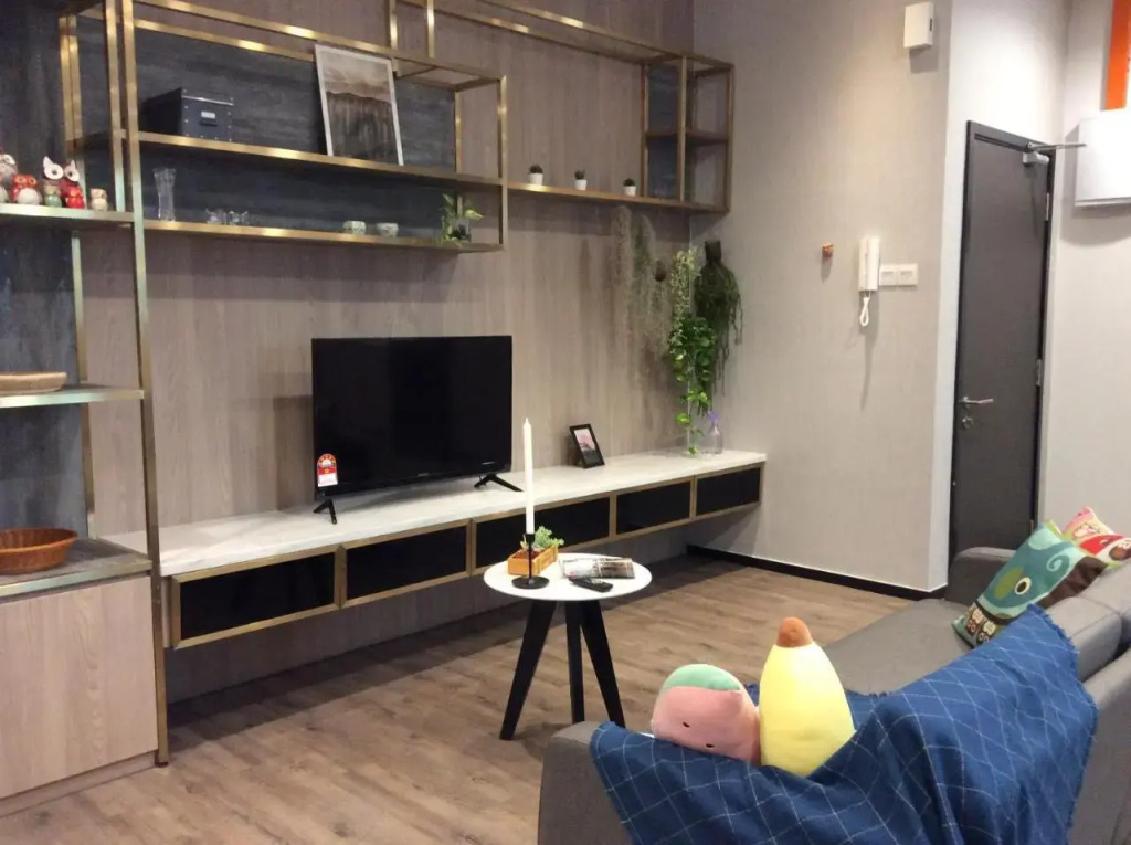 Mid Valley 1km away Verve Suites Old Klang Road
