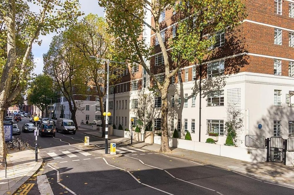 Modern London Nell Gwynn House Apartment