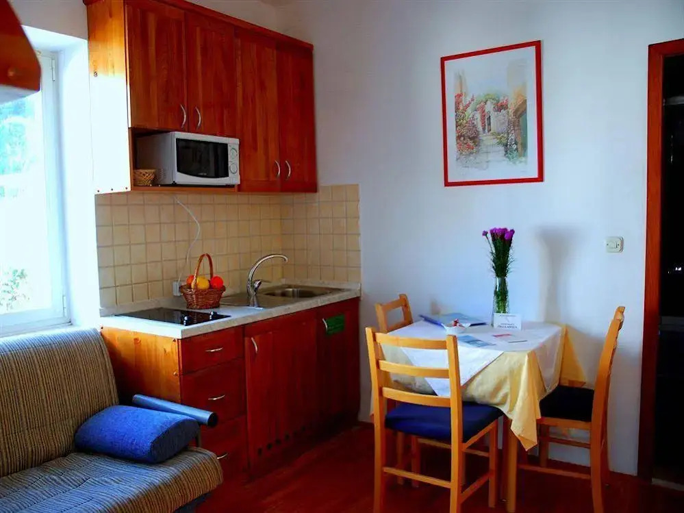 Villa Antea Apartments with Free Parking