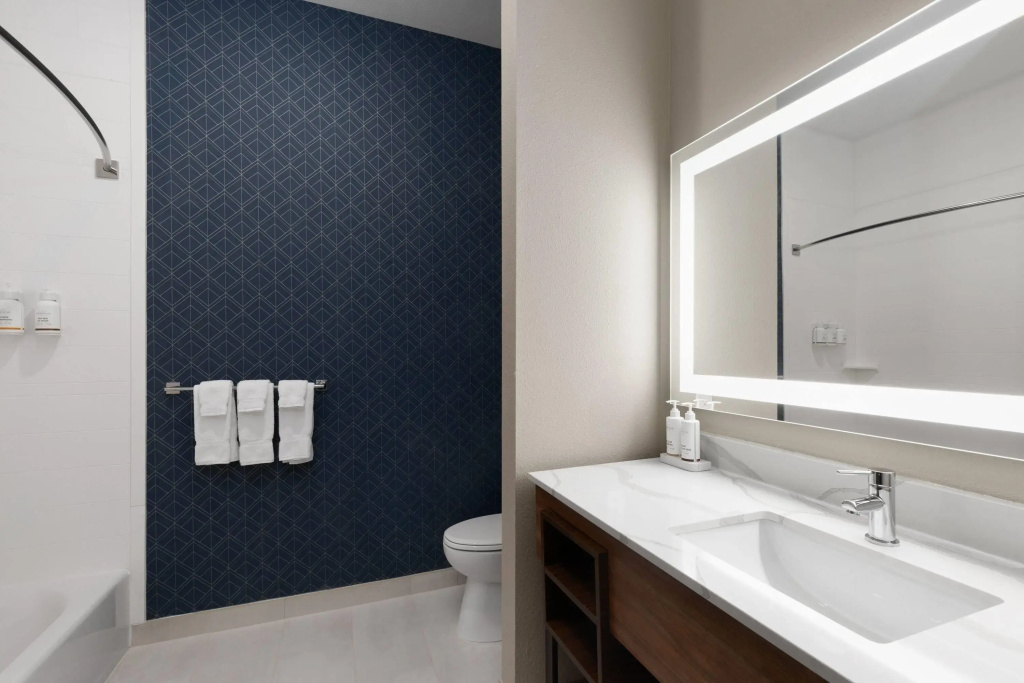 La Quinta Inn & Suites by Wyndham Athens I-65