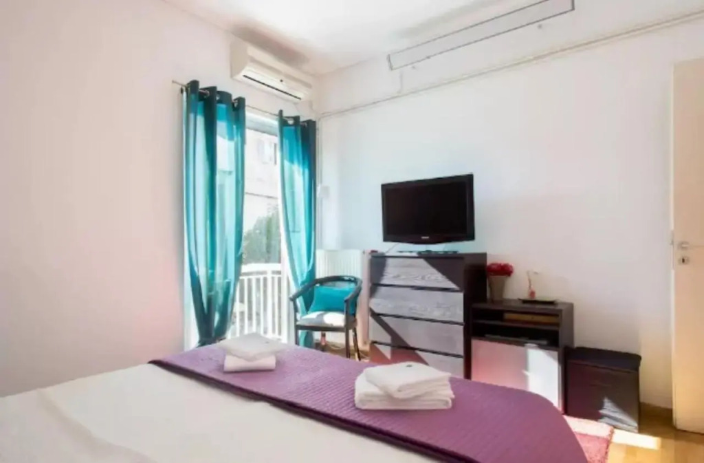 Spacious 2b/r Stay at Glyfada's Center
