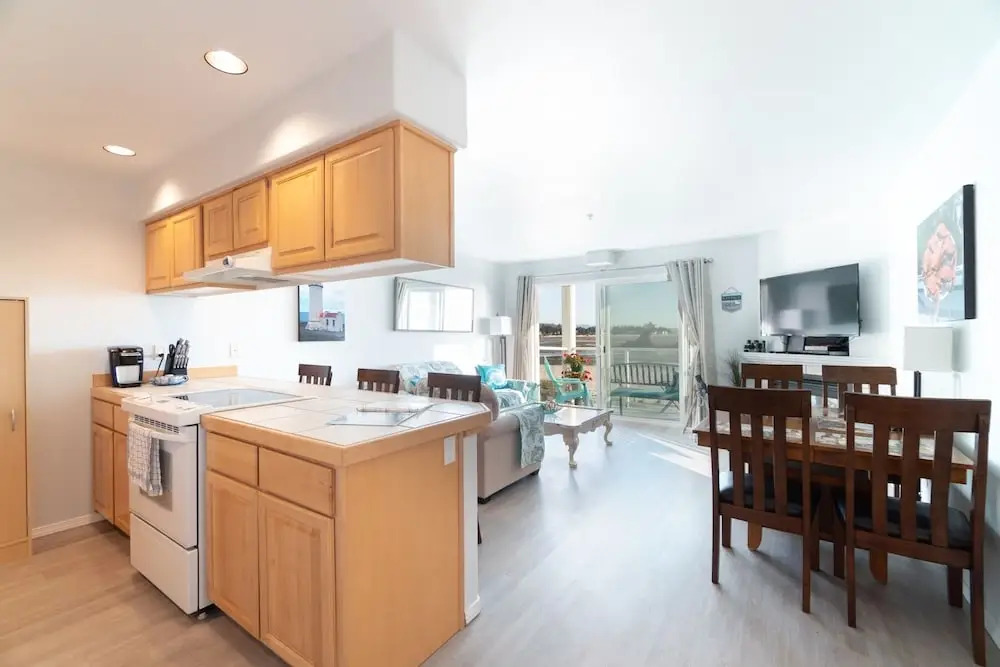 Waters Edge 208 2 Bedroom Condo