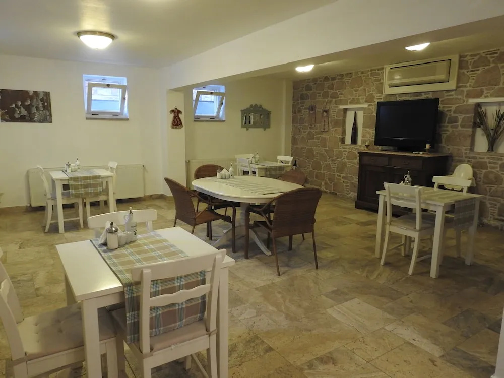 Cunda Lena Otel