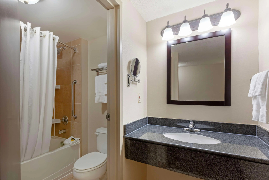 Best Western Plus Muskoka Inn