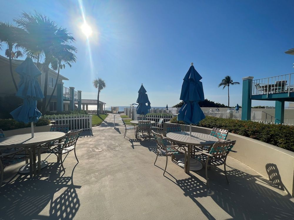 Gulfstream Manor