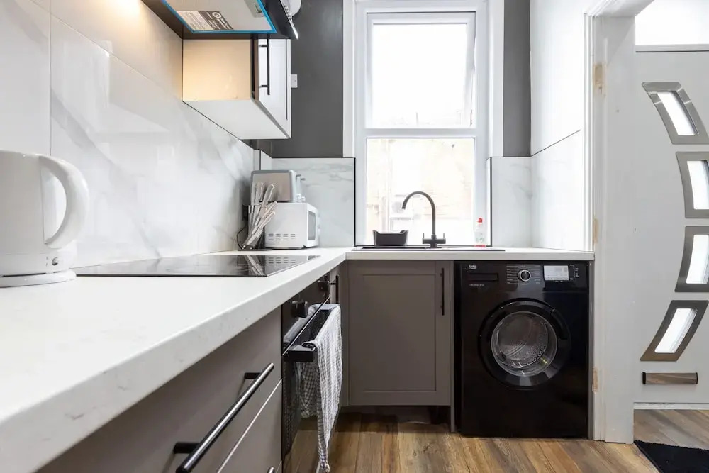 Leeds Retreat - 4BR House, Sleeps 10