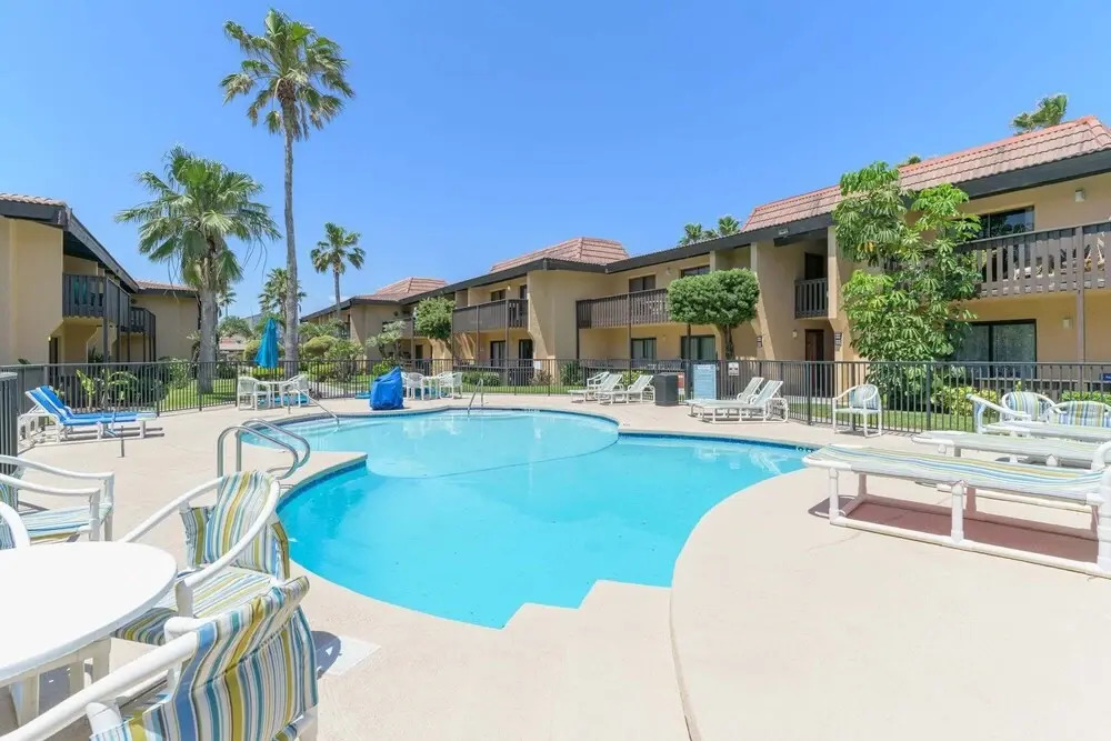 Beachfront 3br Condo With Pools And Beach Access 3 Bedroom Condo