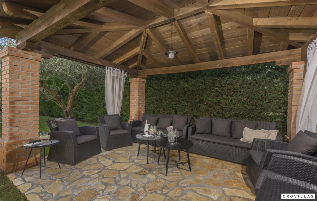 Rustica in Visnjan with 5 bedrooms and 1 bathrooms