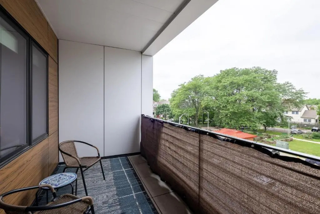 Flexhome East Side 1BR E3 - Brady St Balcony Lounge