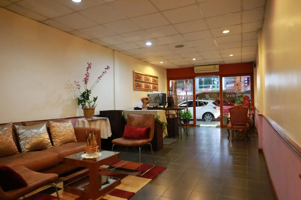 Travel Lodge Suriwongse - Adult only
