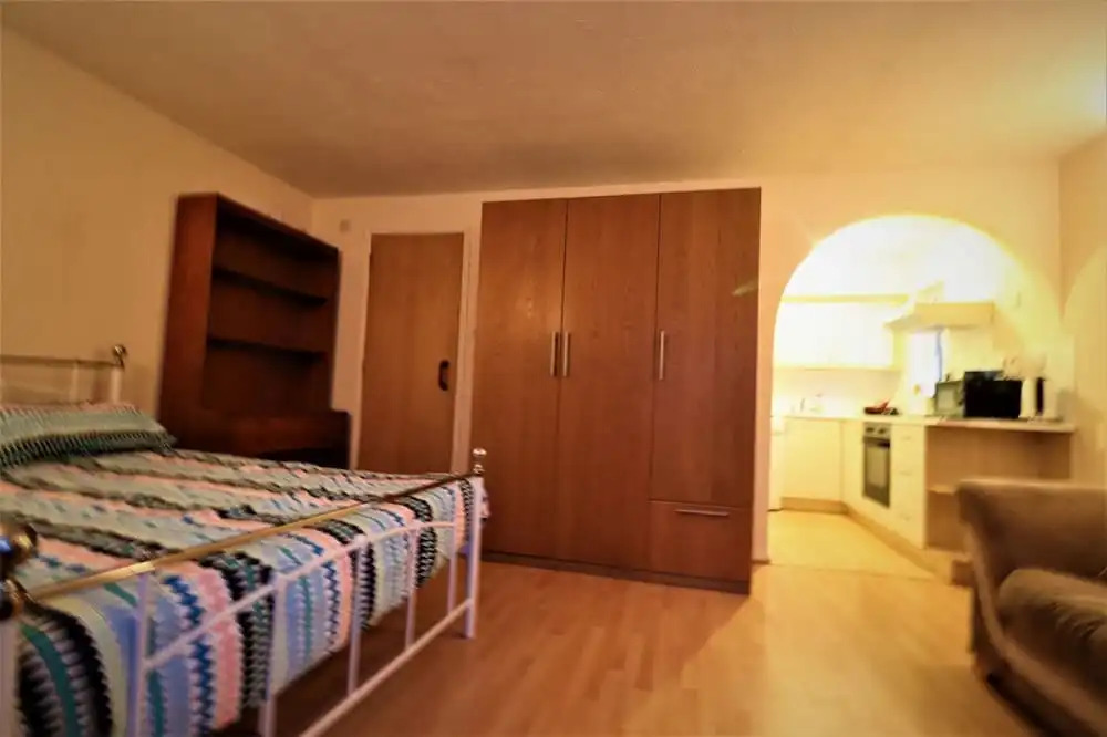 A Comfortable Studio on Pavillion Way Burnt Oak