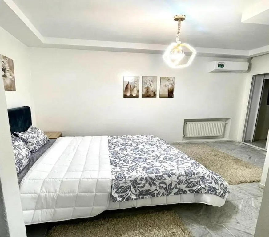 Cozy 1BR Retreat, Steps to Sand