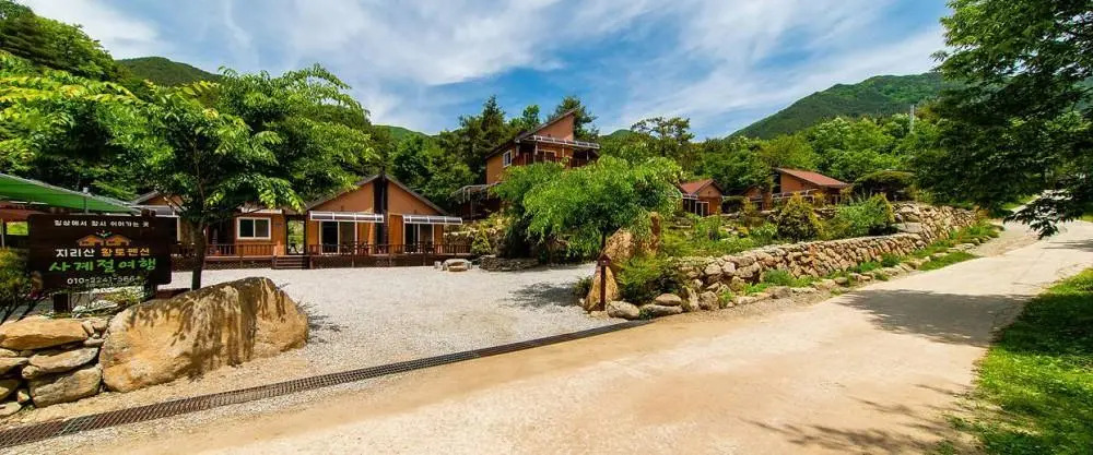 Jirisan Hwangto Pension