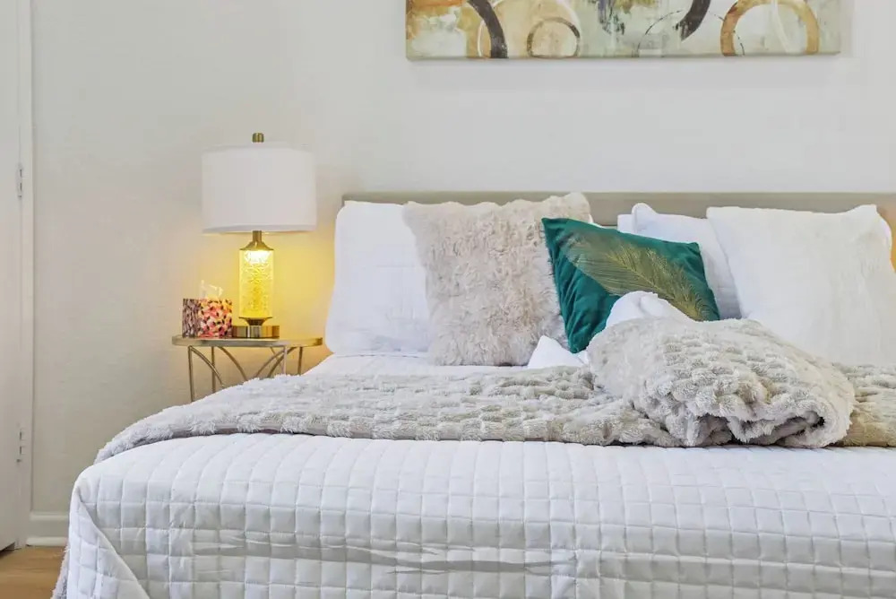 Cozy Historic Gem: 5 Mins to Downtown SA