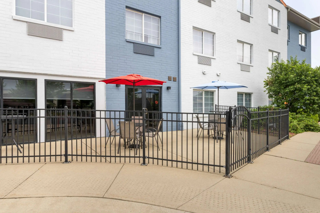 Comfort Suites Elgin Northwest