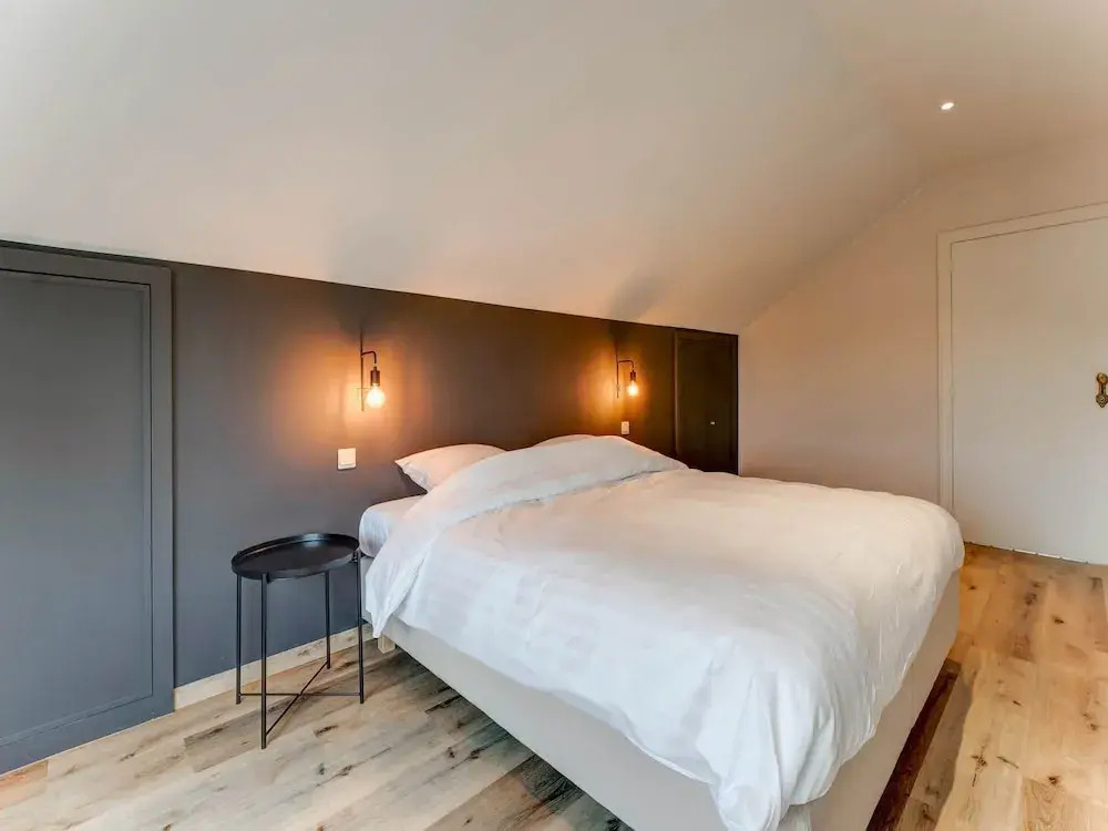 Luxury holiday home with sauna and jacuzzi in Heers