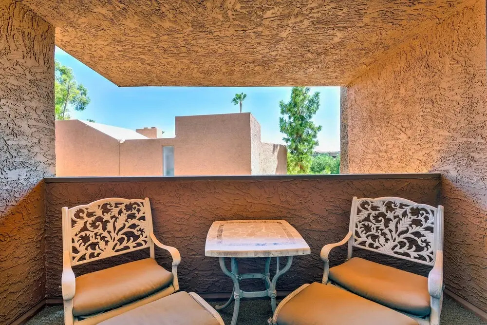 3 Mi to Old Town: Scottsdale Condo w/ Pool & Lake