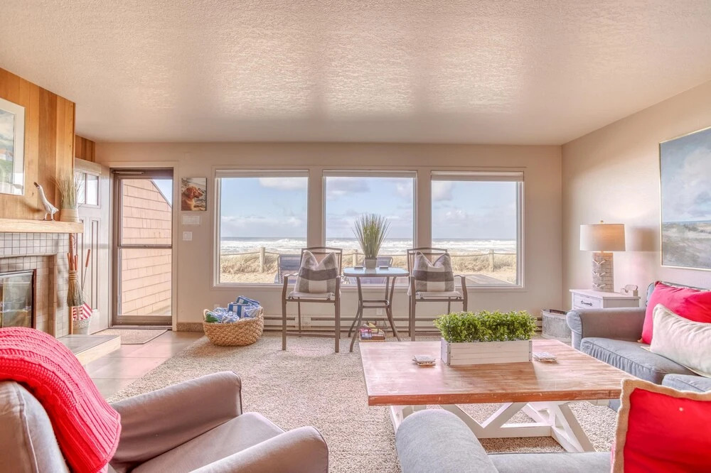 Oceanfront Haven with Panoramic Views - Gorgeous Coastal Retreat