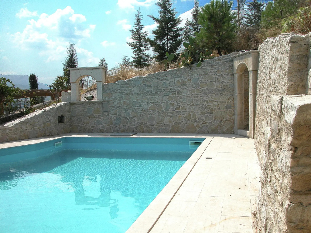 Villa in Crete with Private Pool & Views
